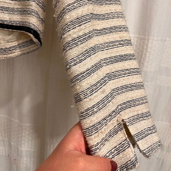 Tweed boucle blazer with leather trim details - Picture 3 of 7